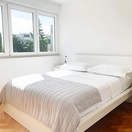 Apartamento New Lovre With Balcony Split