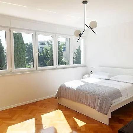 New Lovre With Balcony